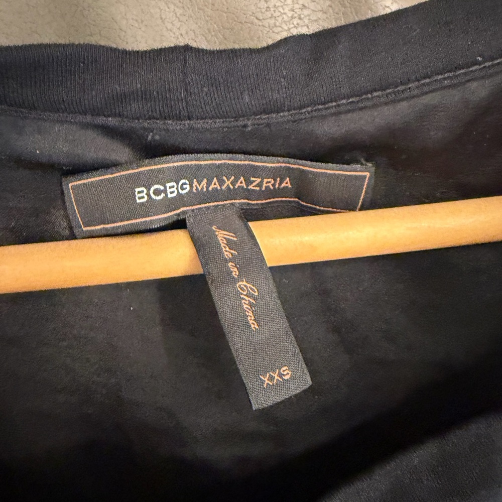 BCBGMaxAzria Black Ruffle Hem Tank Top - Picture 4 of 4